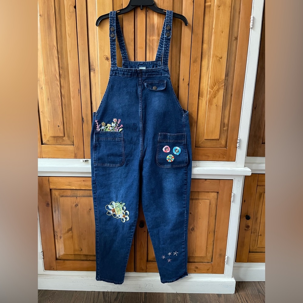 Denim Upcycled Enhanced Overalls Sz. L sunflowers Bee Embroidered - Picture 7 of 7